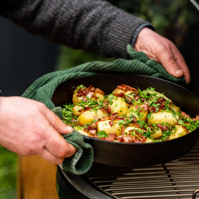 10.5 inch Professional Grade Cast Iron Skillet - Smoker Guru