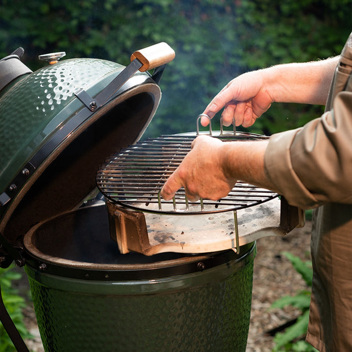 Medium Big Green Egg - Smoker Guru